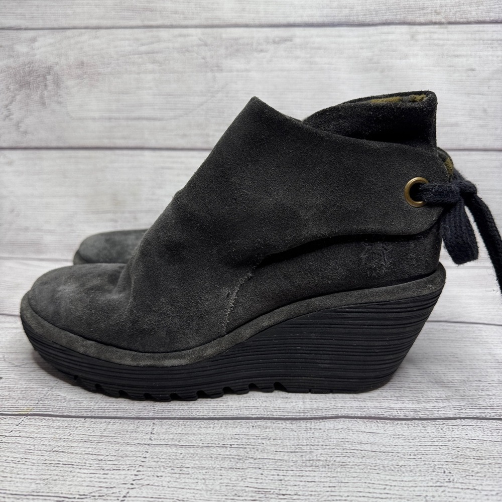 Fly London Suede Leather Wedge Ankle Booties Gray Lace Up Women's‎ size 38EU 7US